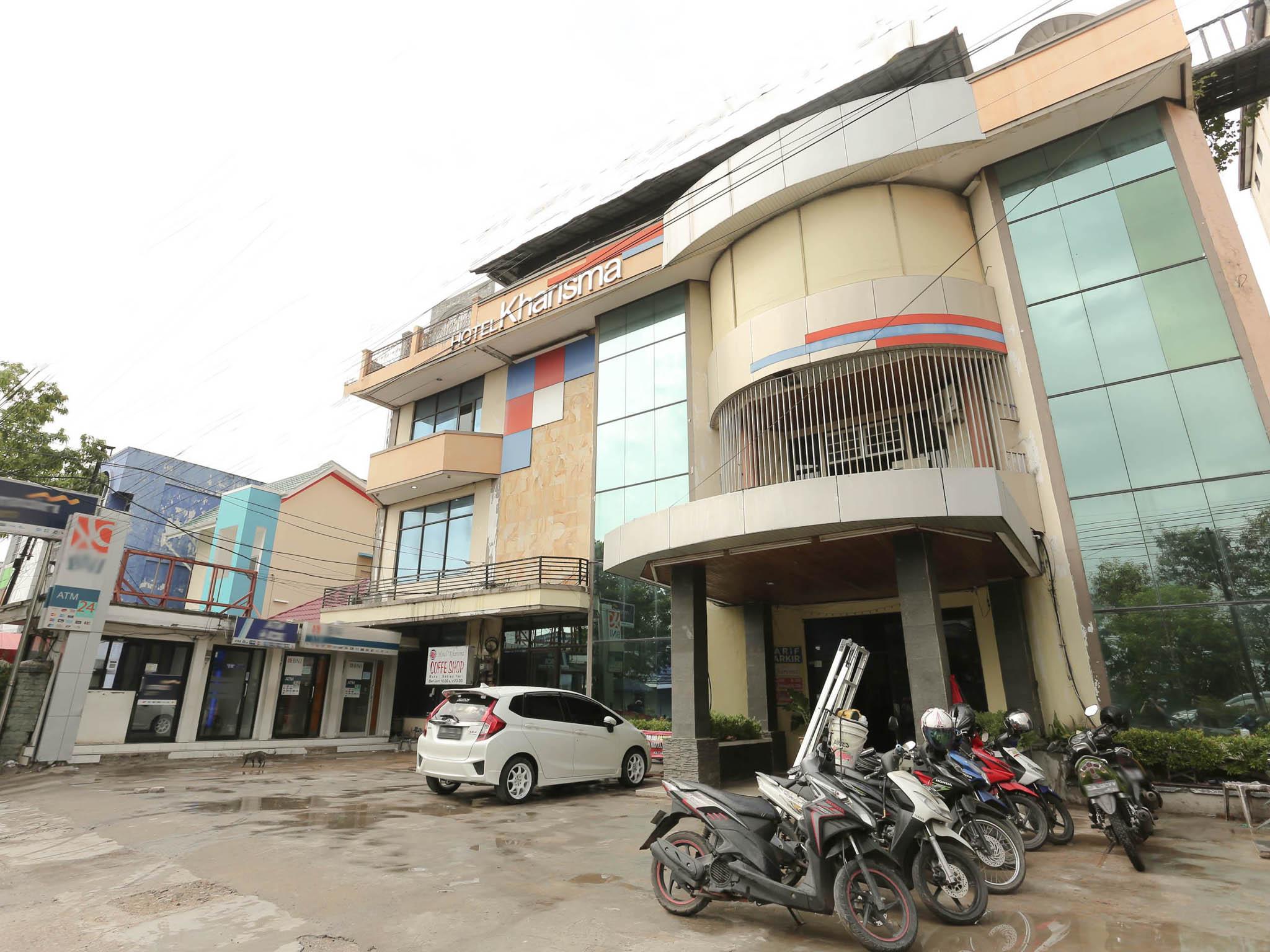 Urbanview Hotel Kharisma Banjarmasin Банджермасин Екстериор снимка
