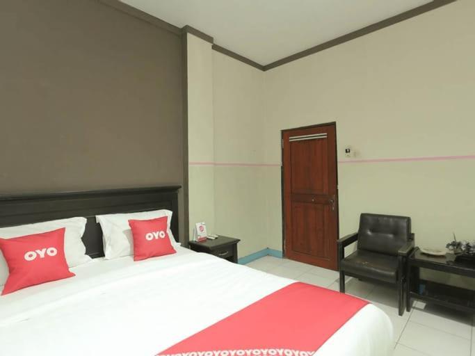 Urbanview Hotel Kharisma Banjarmasin Банджермасин Екстериор снимка