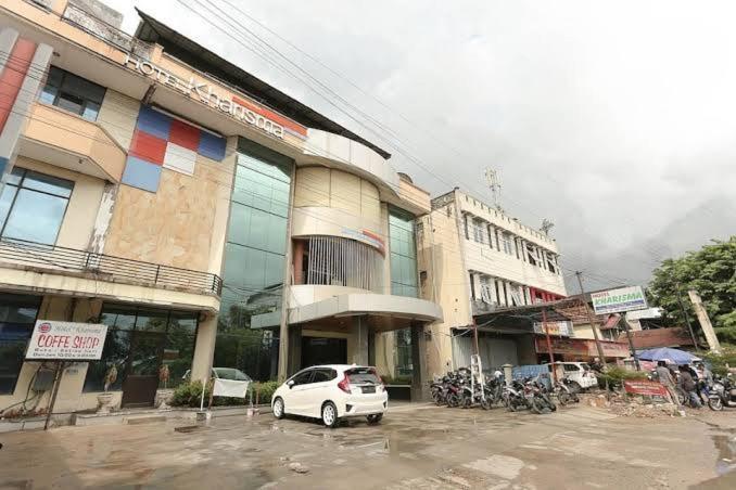 Urbanview Hotel Kharisma Banjarmasin Банджермасин Екстериор снимка