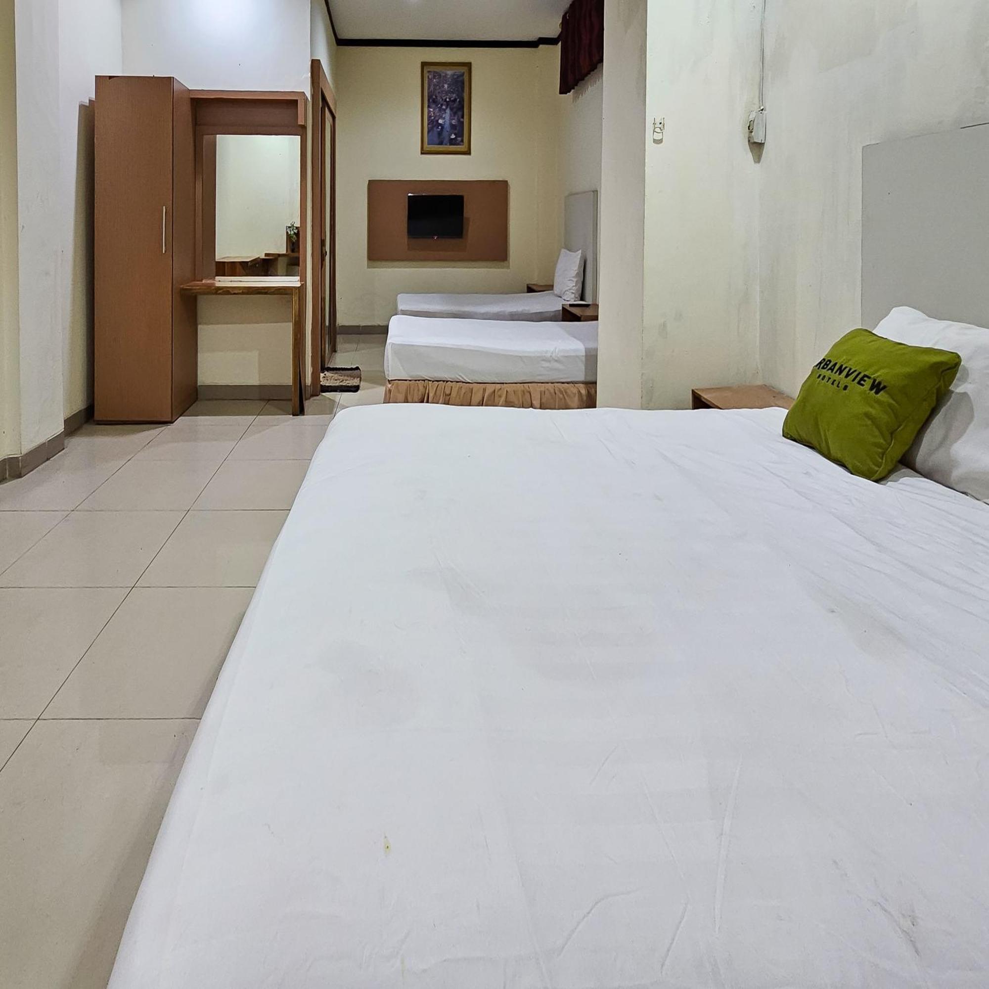 Urbanview Hotel Kharisma Banjarmasin Банджермасин Екстериор снимка