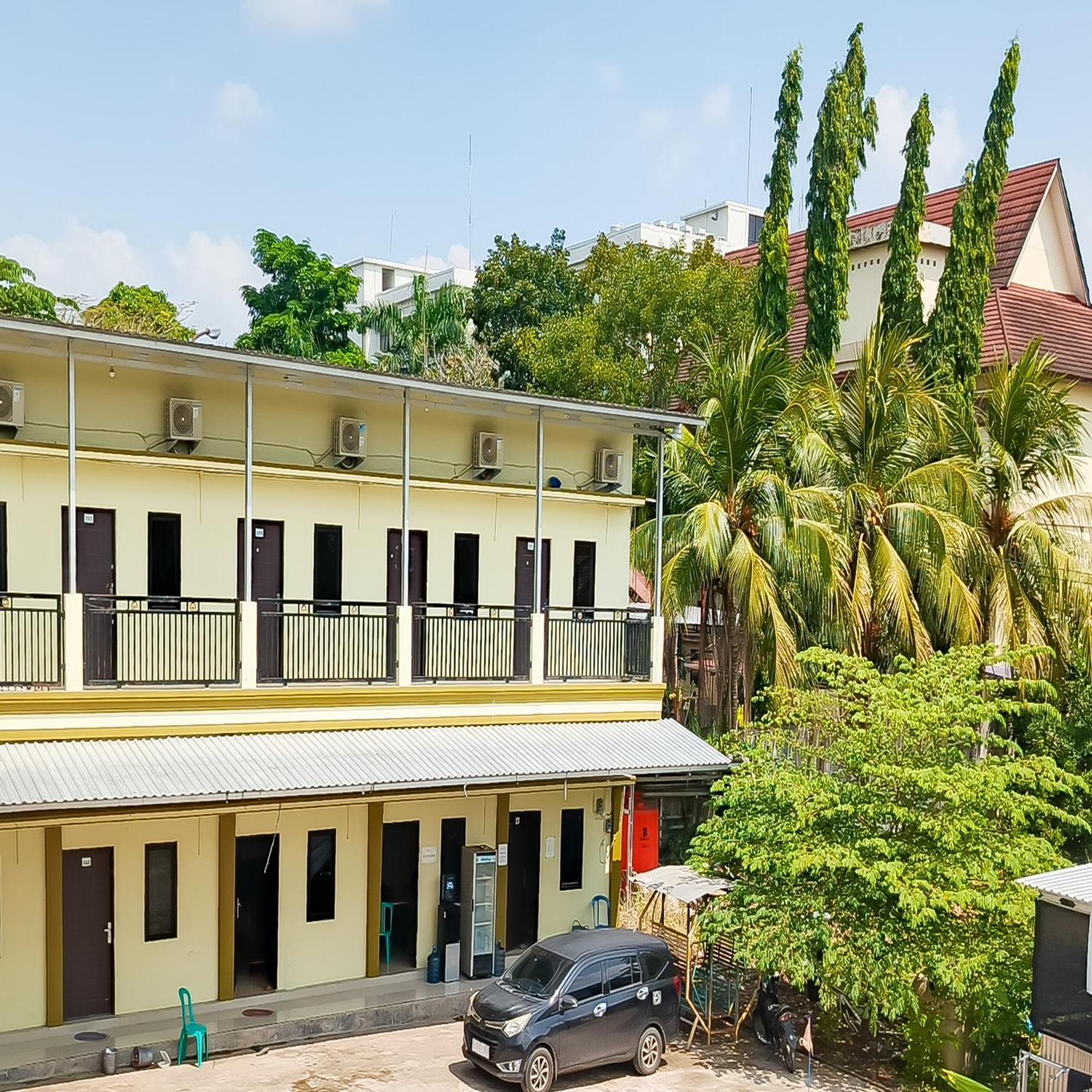 Urbanview Hotel Kharisma Banjarmasin Банджермасин Екстериор снимка