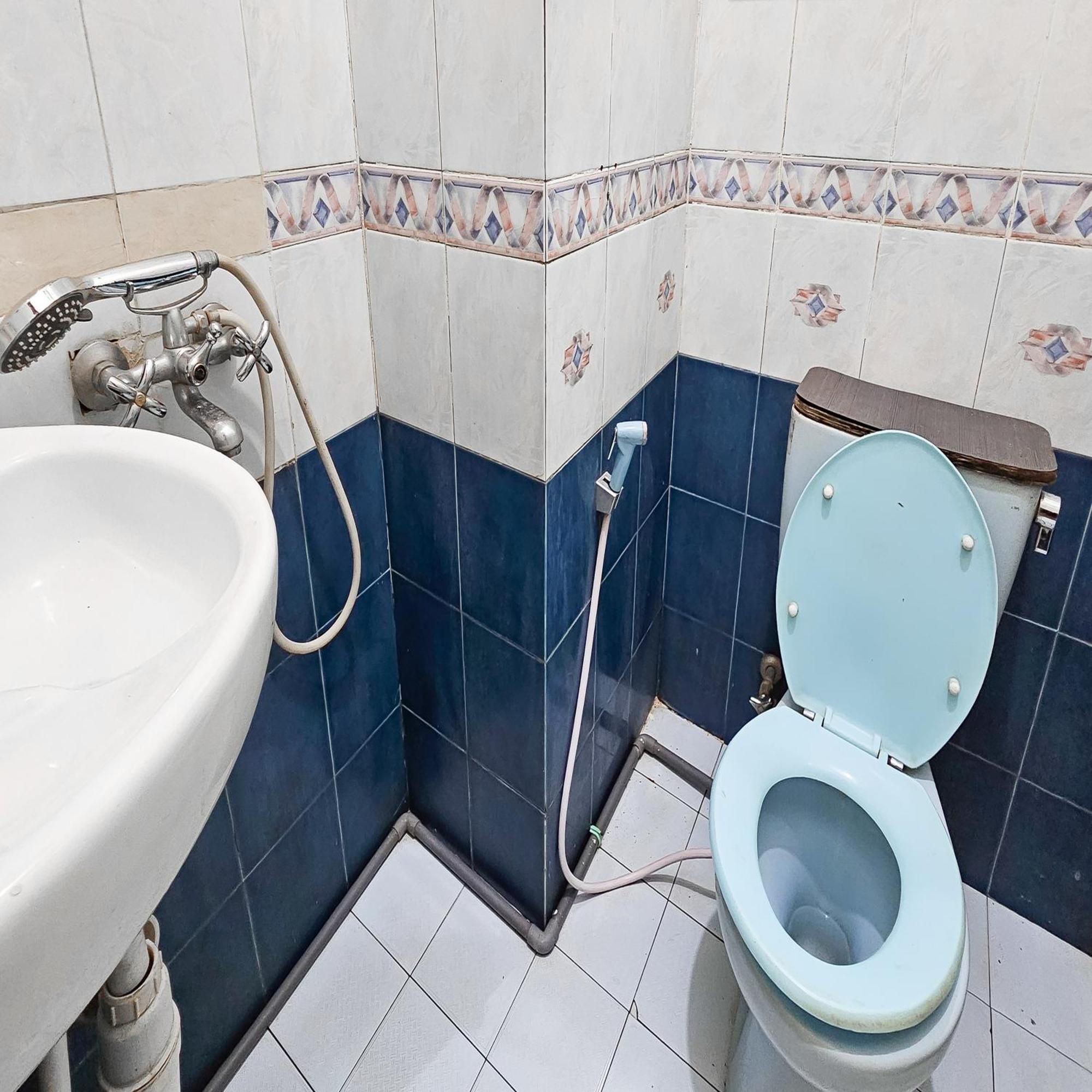 Urbanview Hotel Kharisma Banjarmasin Банджермасин Екстериор снимка